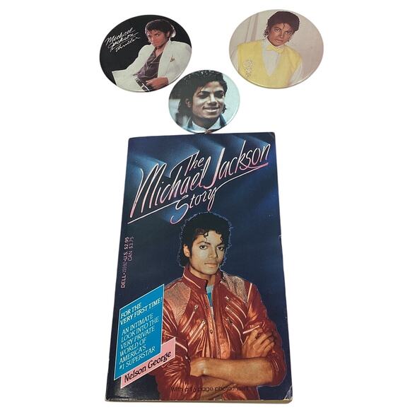 Vintage 1984 189+ Page The Michael Jackson Story Paperback Book w 3 Pin Buttons - Picture 1 of 4